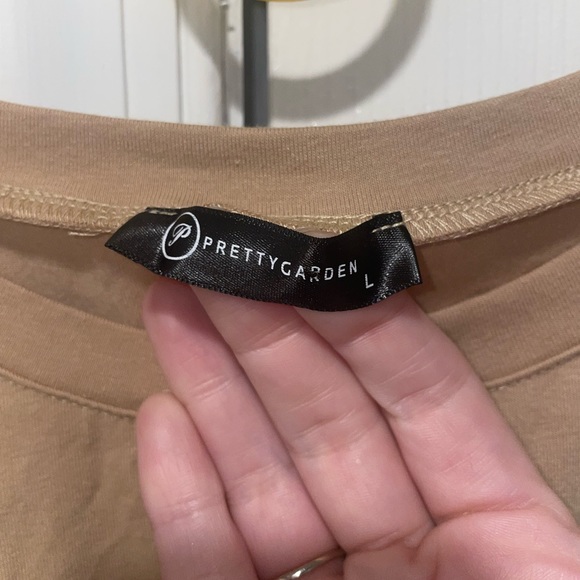 Pretty Garden Ruffle Sleeve Shirt - Picture 3 of 3